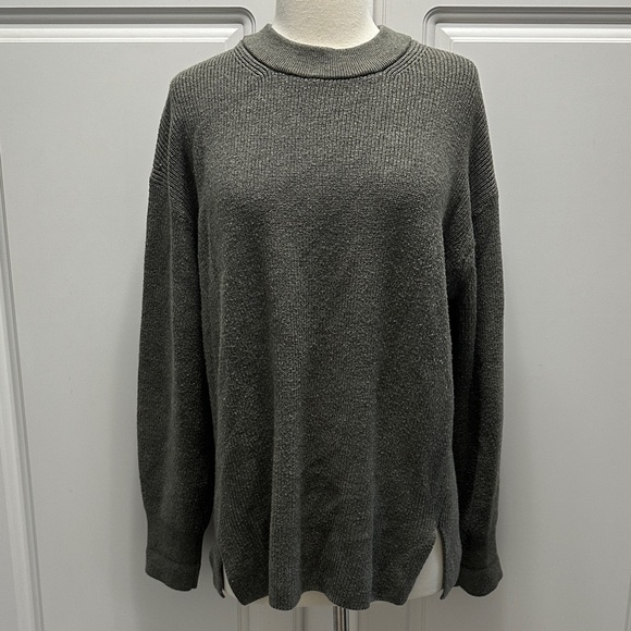 lululemon athletica Sweaters - lululemon athletica Men's Charcoal Crewneck Sweater